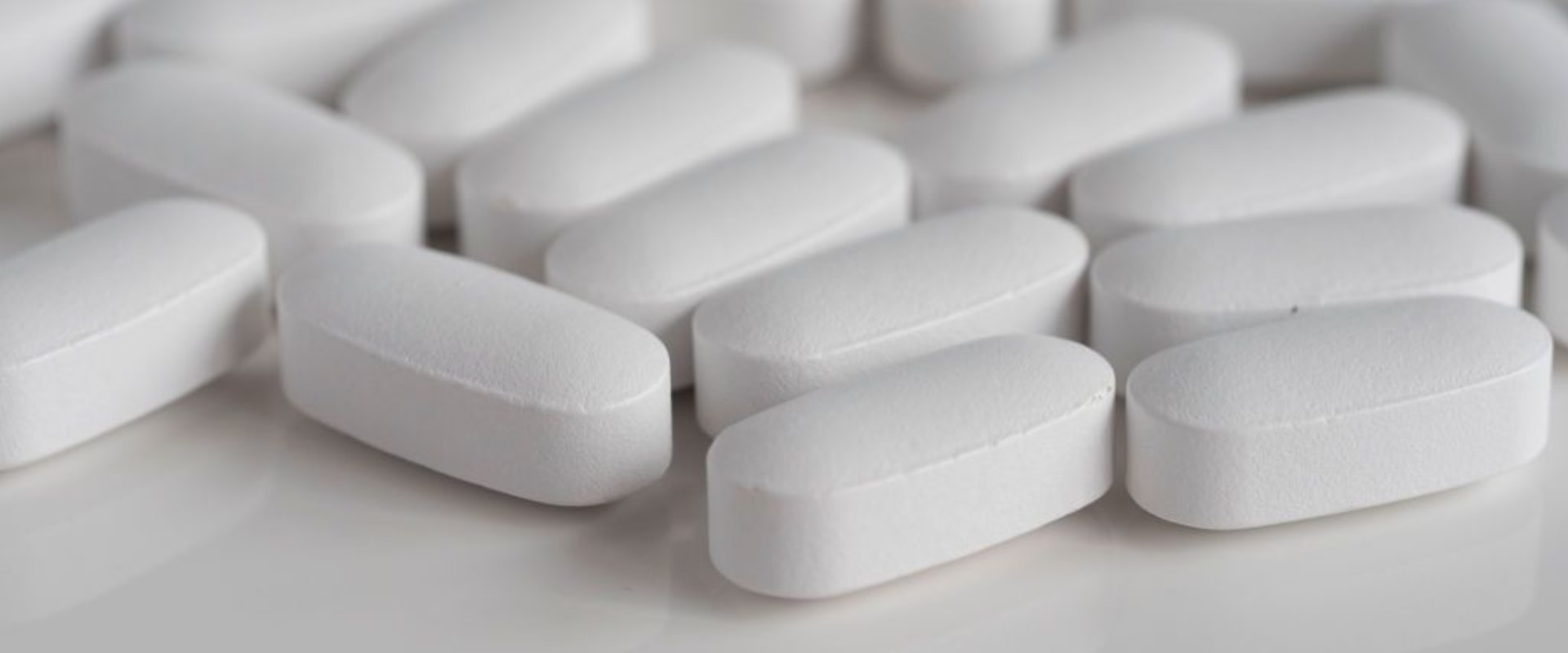What supplements should not be taken with glucosamine?
